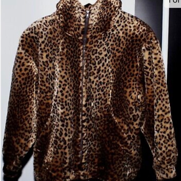 Marvin Richards Jackets & Blazers - Marvin Richards hooded leopard print faux fur. Size medium.